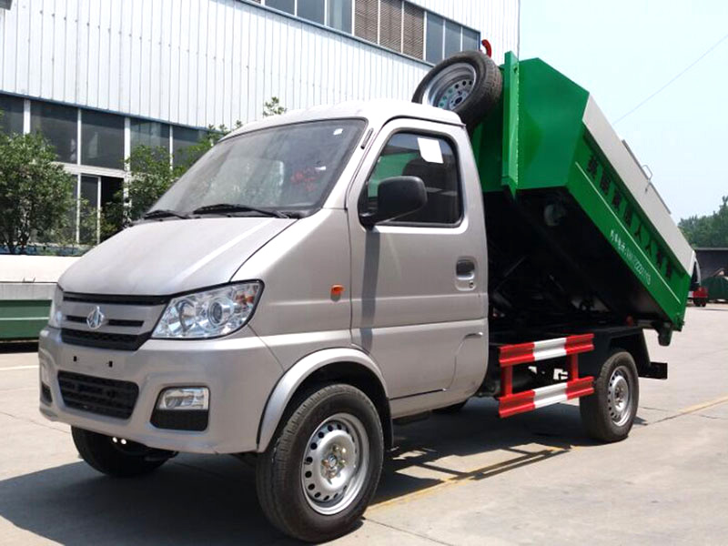 Dongfeng  3000L CLW2049DFLB Hook-lift Garbage Truck