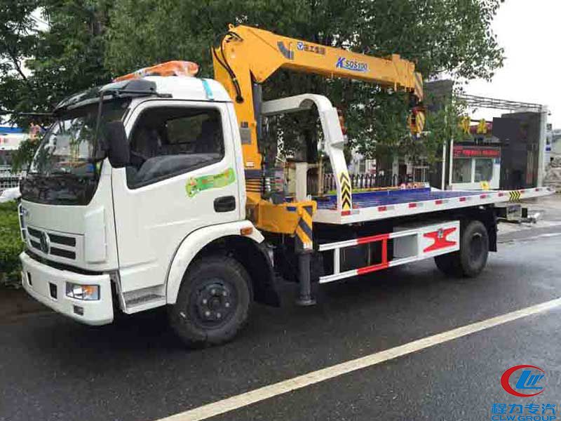 Dongfeng 6tons Wrecker truck with crane