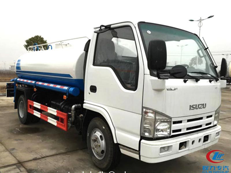 ISUZU 5000L water vehicle