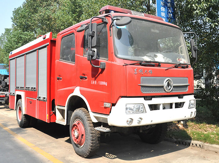 Dongfeng 8000L Fire Truck