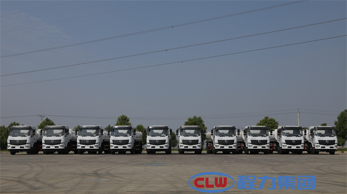 The first batch of 10 units Dongfeng 10 wheel 18cbm Water truck sent to customers