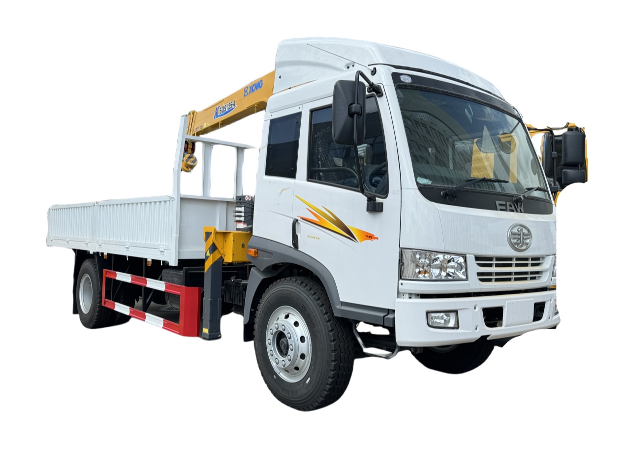 FAW 4*2 170HP Truck Mounted with 5tons/6.3tons/8tons XCMG crane