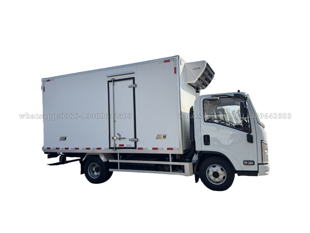 ISUZU ES7 4.2M refrigerator truck